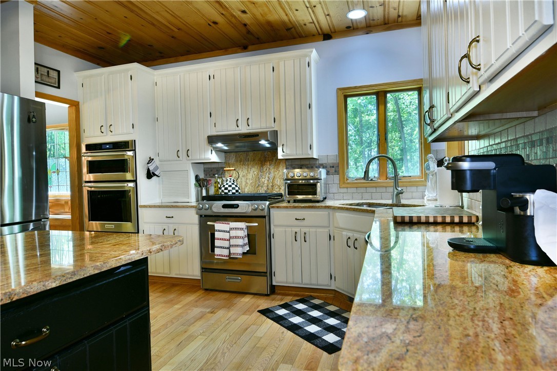6752 Brookhollow Drive Lordstown OH 44481