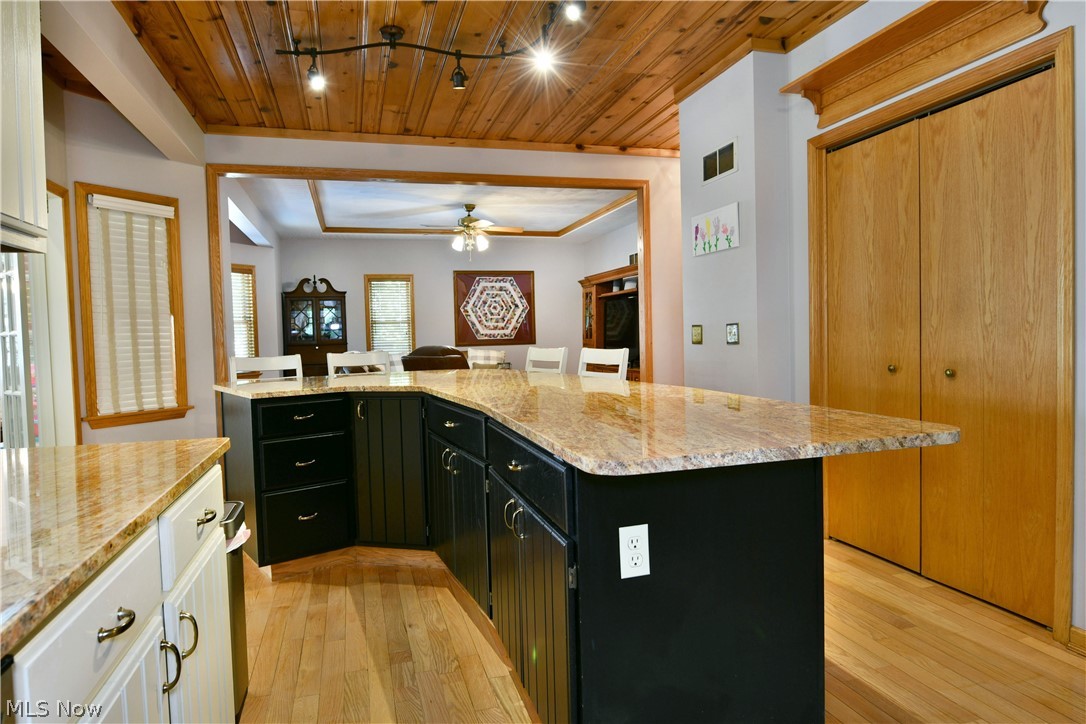 6752 Brookhollow Drive Lordstown OH 44481