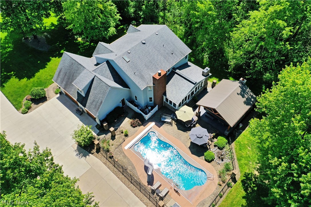 6752 Brookhollow Drive Lordstown OH 44481