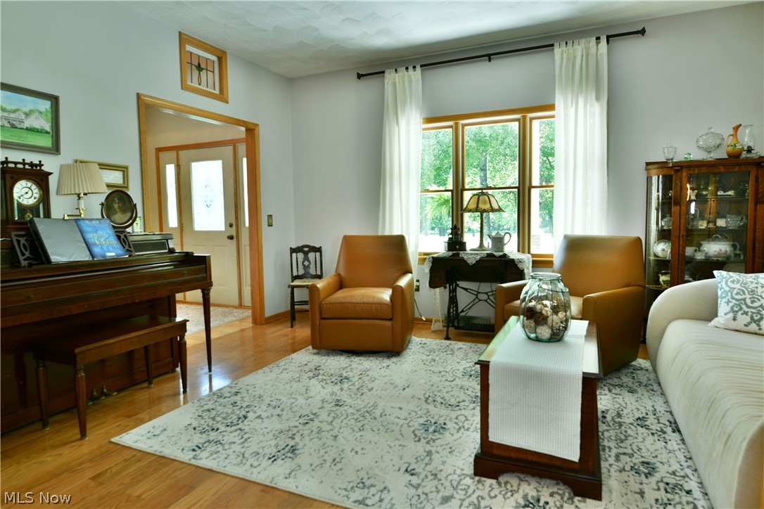 6752 Brookhollow Drive Lordstown OH 44481