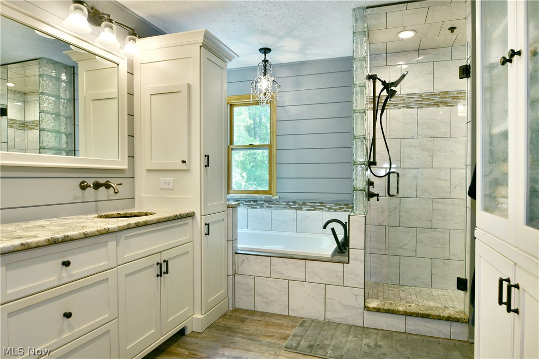 6752 Brookhollow Drive Lordstown OH 44481
