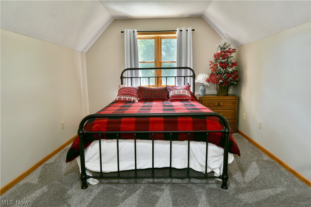 6752 Brookhollow Drive Lordstown OH 44481