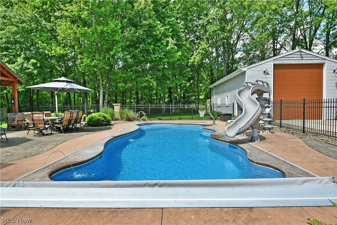 6752 Brookhollow Drive Lordstown OH 44481