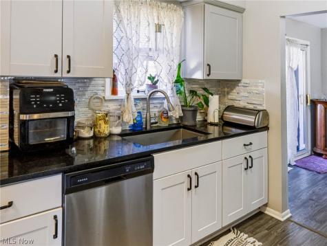 17007 Invermere Avenue Cleveland OH 44128
