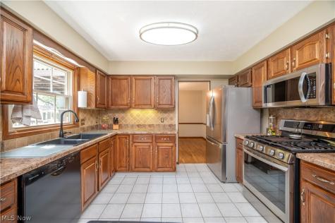 8359 Stoney Creek Drive Youngstown OH 44512