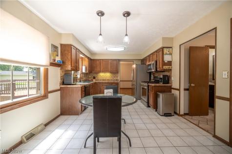 8359 Stoney Creek Drive Youngstown OH 44512
