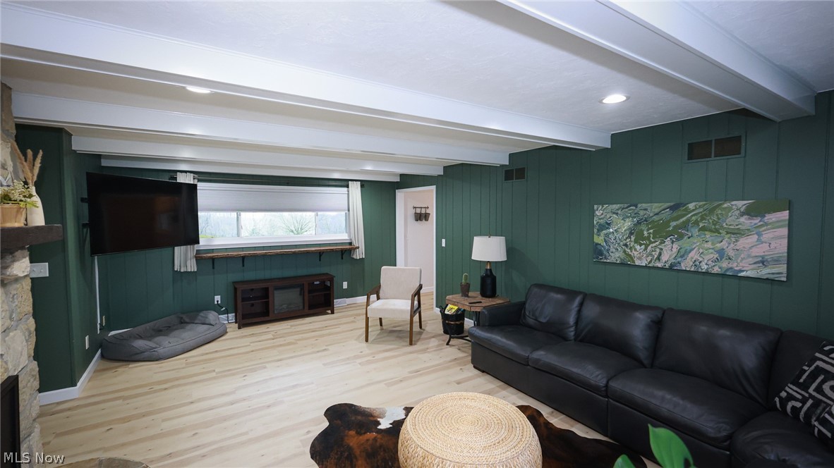 13177 Beaver Springfield Road New Springfield OH 44443