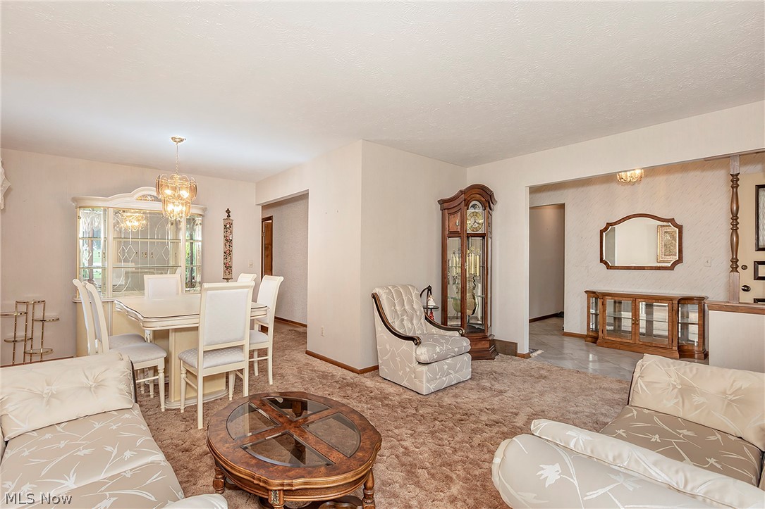 7681 Plumwood Lane Seven Hills OH 44131