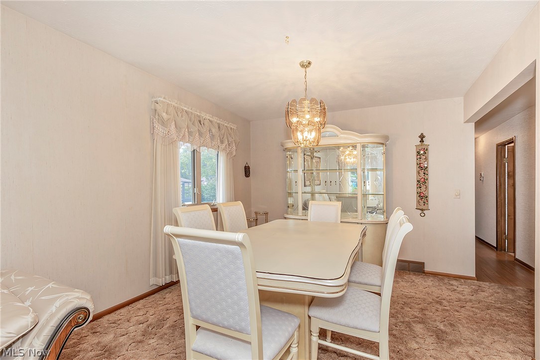 7681 Plumwood Lane Seven Hills OH 44131