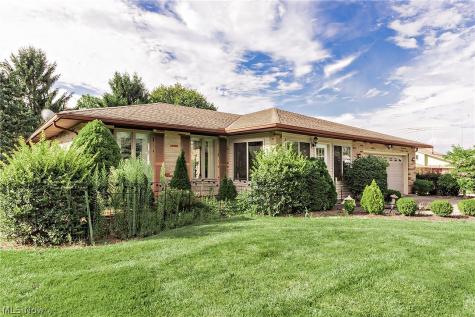 7681 Plumwood Lane Seven Hills OH 44131
