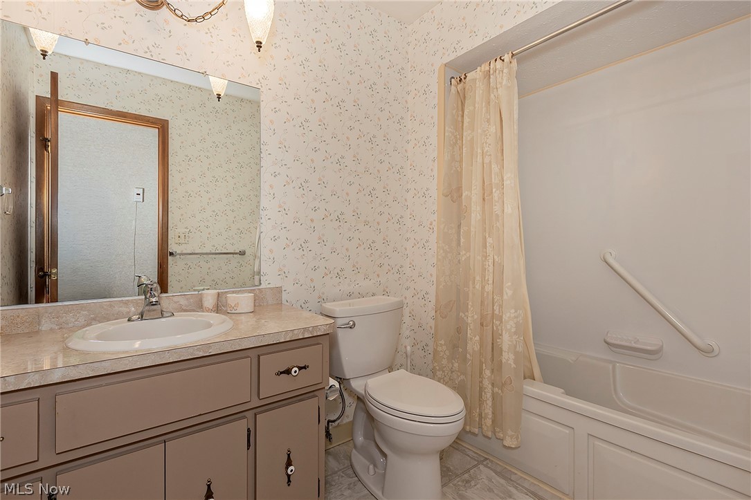 7681 Plumwood Lane Seven Hills OH 44131