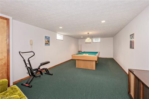 7681 Plumwood Lane Seven Hills OH 44131