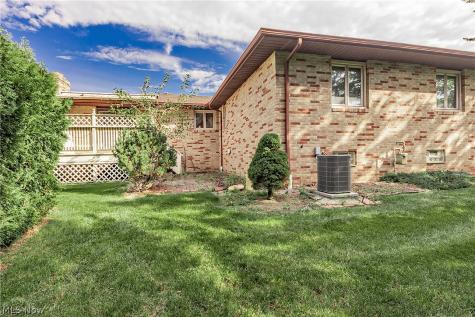 7681 Plumwood Lane Seven Hills OH 44131