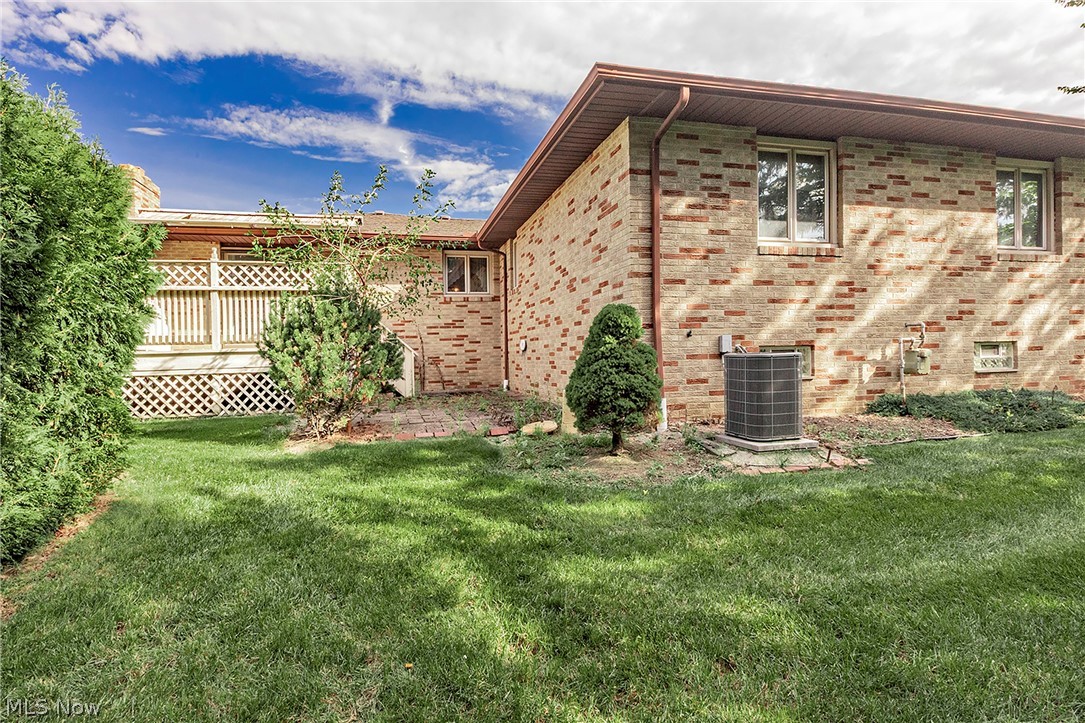 7681 Plumwood Lane Seven Hills OH 44131