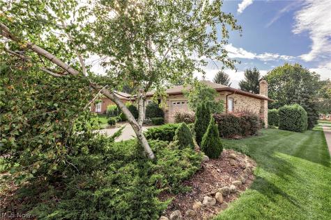 7681 Plumwood Lane Seven Hills OH 44131