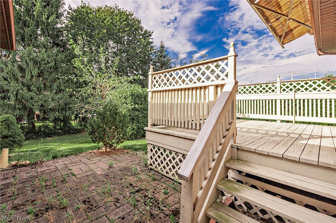 7681 Plumwood Lane Seven Hills OH 44131