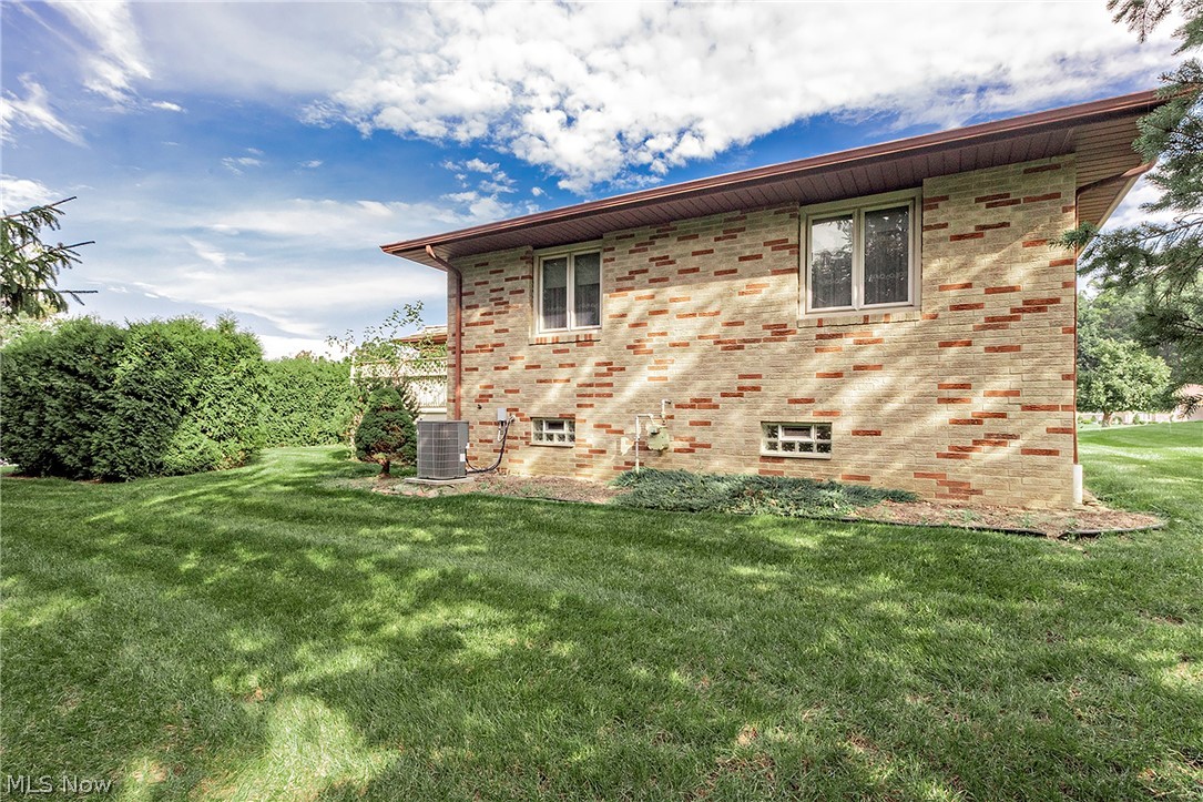 7681 Plumwood Lane Seven Hills OH 44131