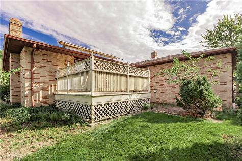 7681 Plumwood Lane Seven Hills OH 44131