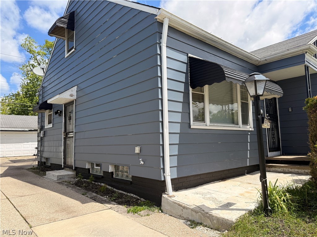 19107 Longview Avenue Maple Heights OH 44137