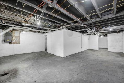1555 W Market Street Akron OH 44313