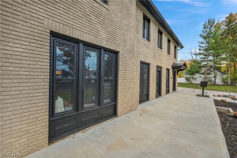 1555 W Market Street Akron OH 44313