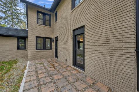 1555 W Market Street Akron OH 44313