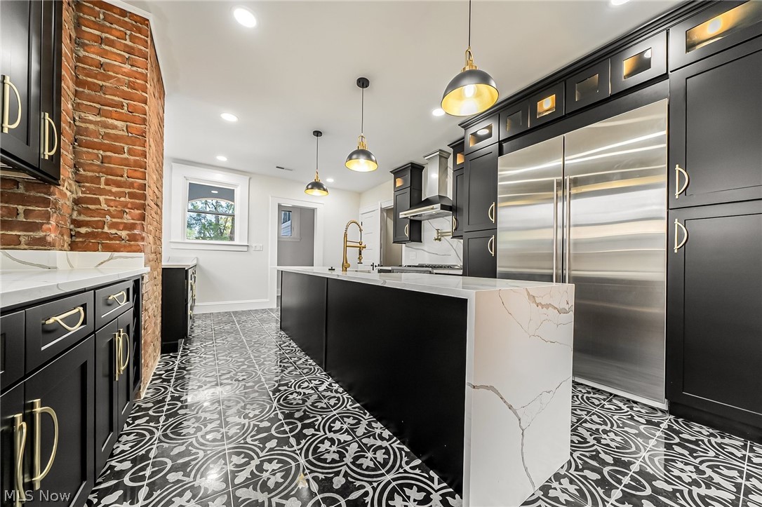 10908 Lake Avenue Cleveland OH 44102