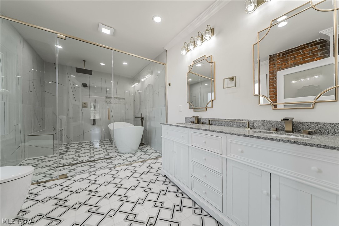 10908 Lake Avenue Cleveland OH 44102