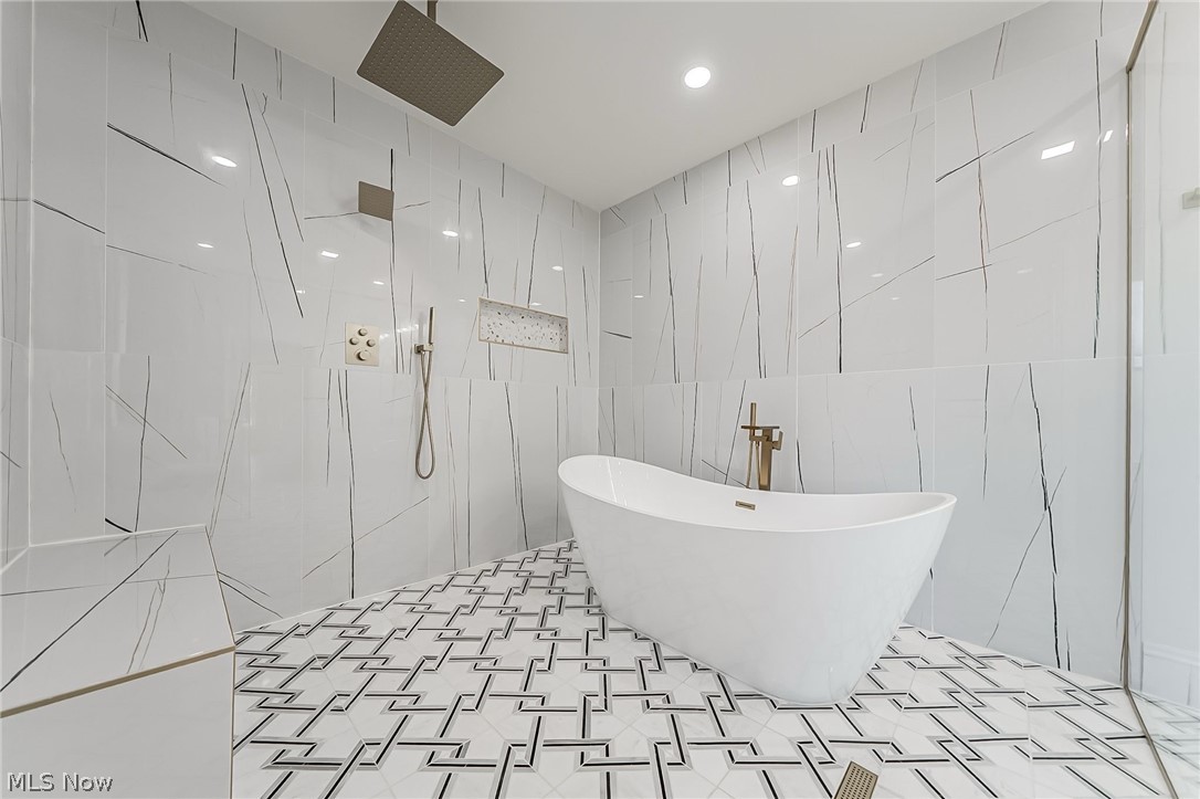 10908 Lake Avenue Cleveland OH 44102