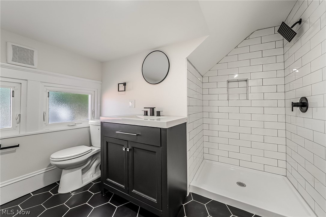 10908 Lake Avenue Cleveland OH 44102