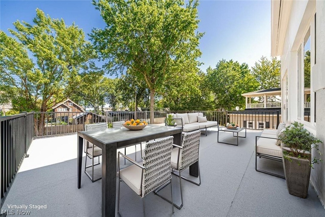 10908 Lake Avenue Cleveland OH 44102