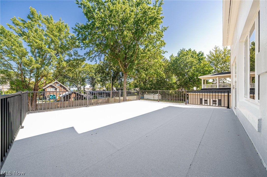 10908 Lake Avenue Cleveland OH 44102