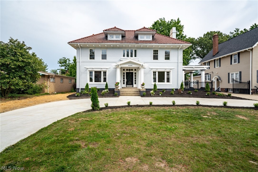 10908 Lake Avenue Cleveland OH 44102