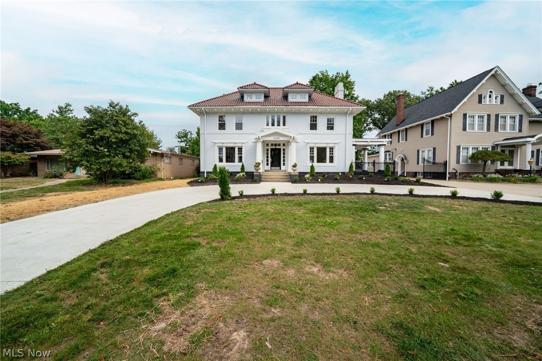10908 Lake Avenue Cleveland OH 44102