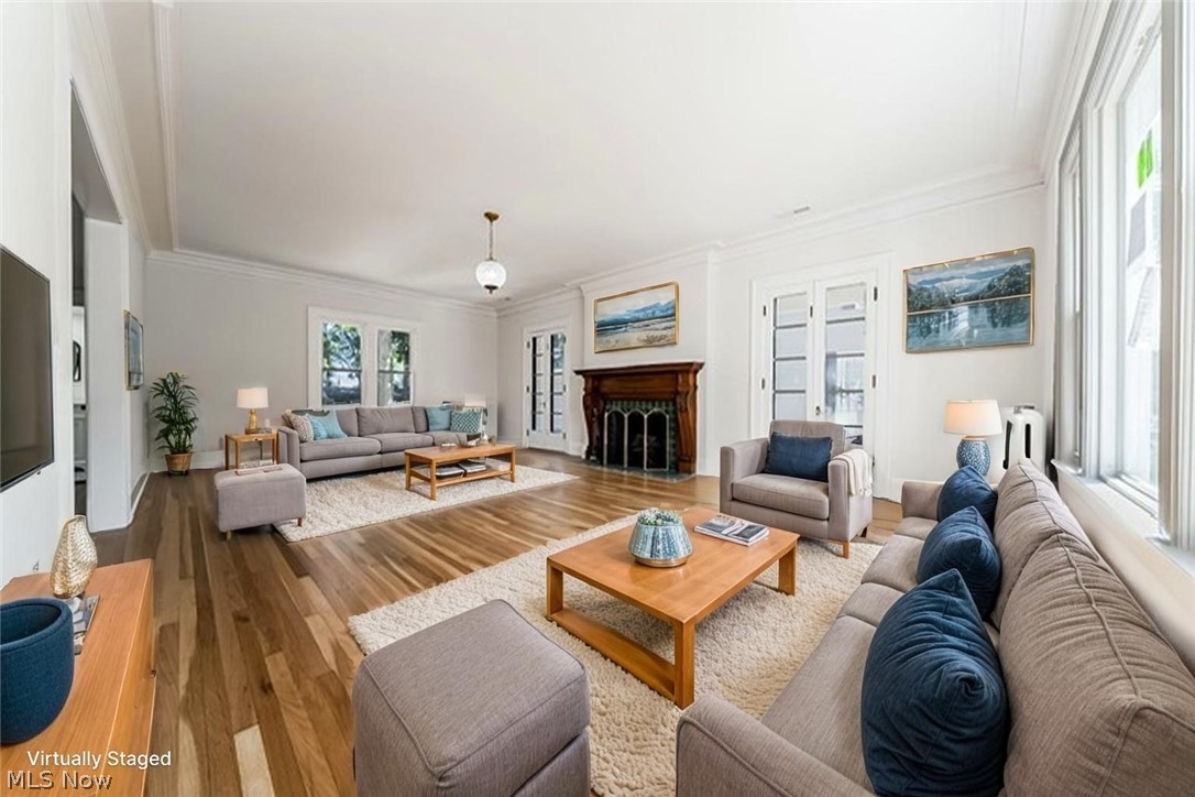 10908 Lake Avenue Cleveland OH 44102