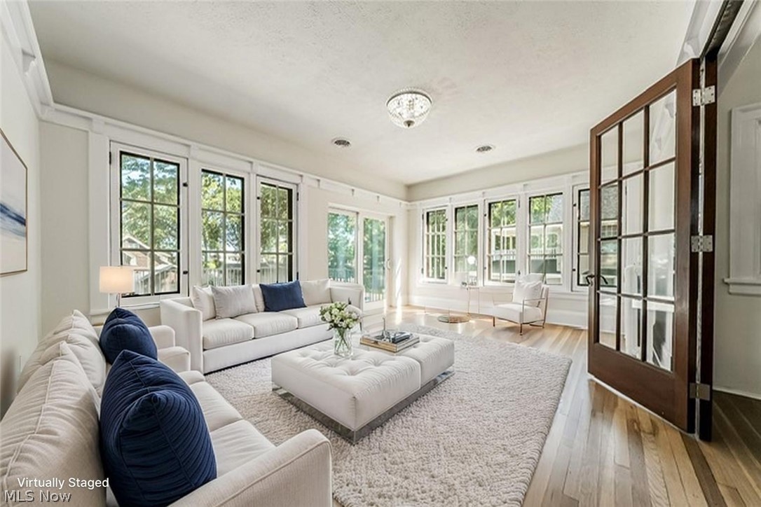 10908 Lake Avenue Cleveland OH 44102