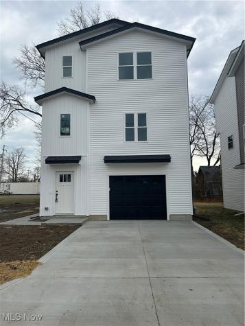 1053 Peach Boulevard Willoughby OH 44094
