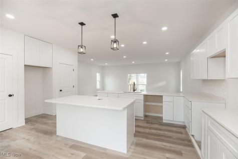 1053 Peach Boulevard Willoughby OH 44094
