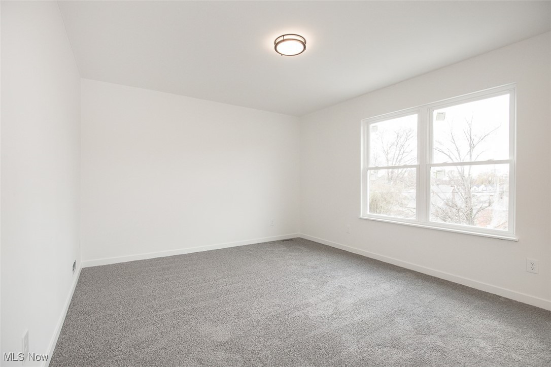 1053 Peach Boulevard Willoughby OH 44094