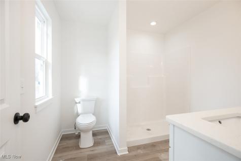 1053 Peach Boulevard Willoughby OH 44094