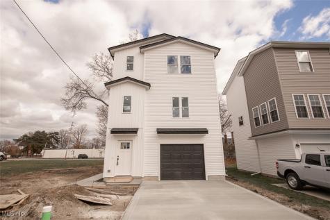 1053 Peach Boulevard Willoughby OH 44094