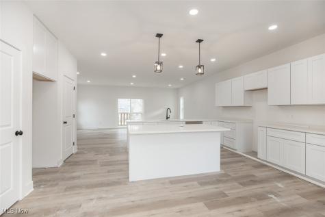 1053 Peach Boulevard Willoughby OH 44094