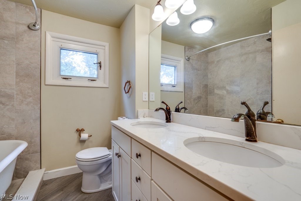 3721 N Sunnyfield Drive Copley OH 44321
