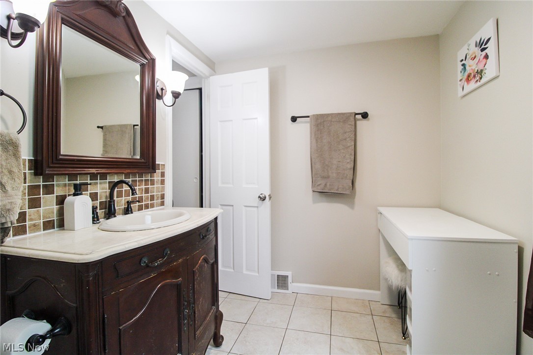 8248 Dawson Drive SE Warren OH 44484
