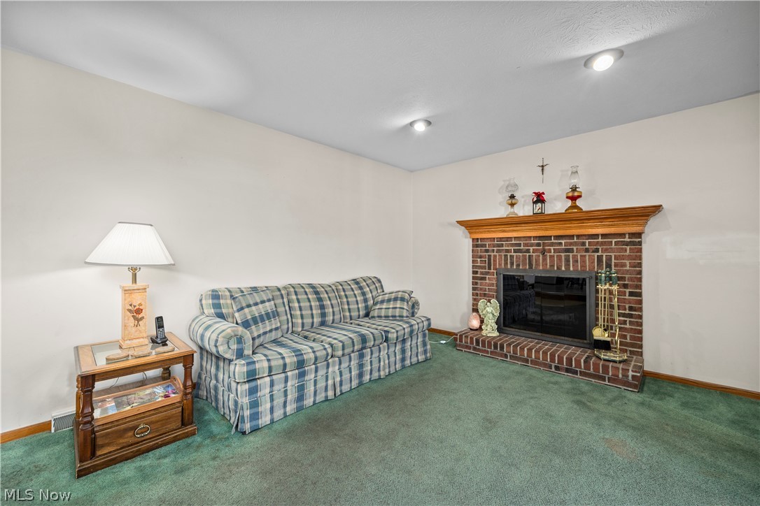 142 Brookvalley Drive Elyria OH 44035