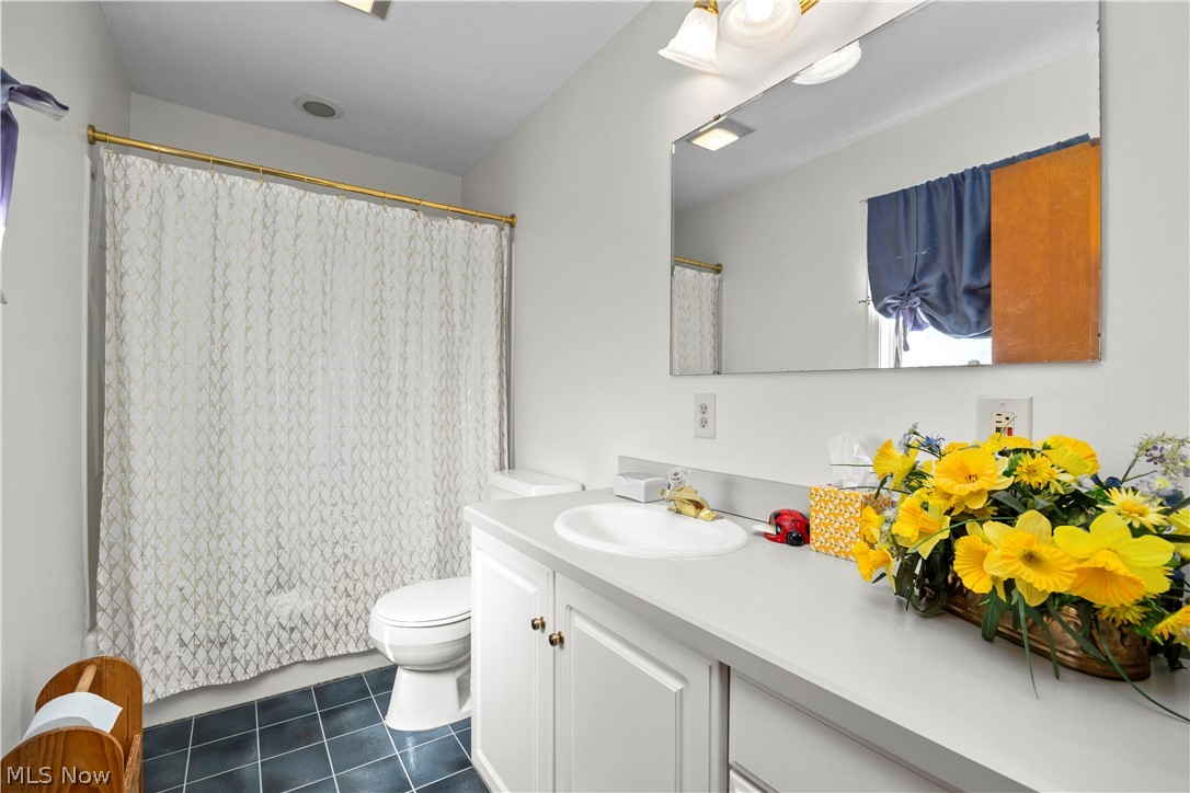 142 Brookvalley Drive Elyria OH 44035