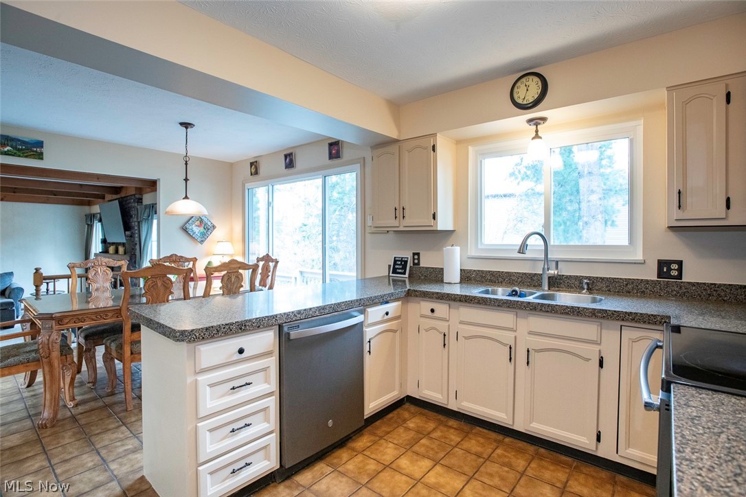 17496 Hampton Place Strongsville OH 44136