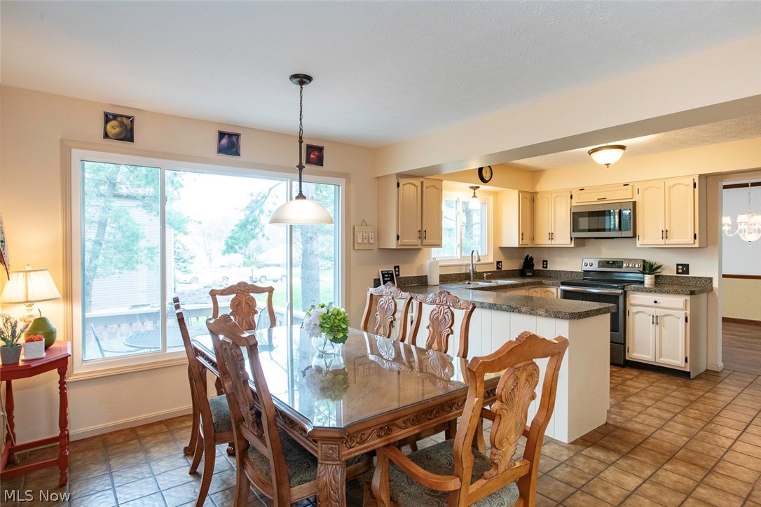 17496 Hampton Place Strongsville OH 44136