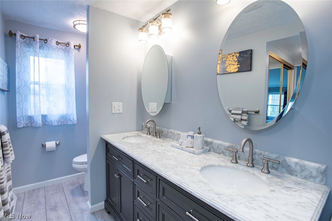 17496 Hampton Place Strongsville OH 44136