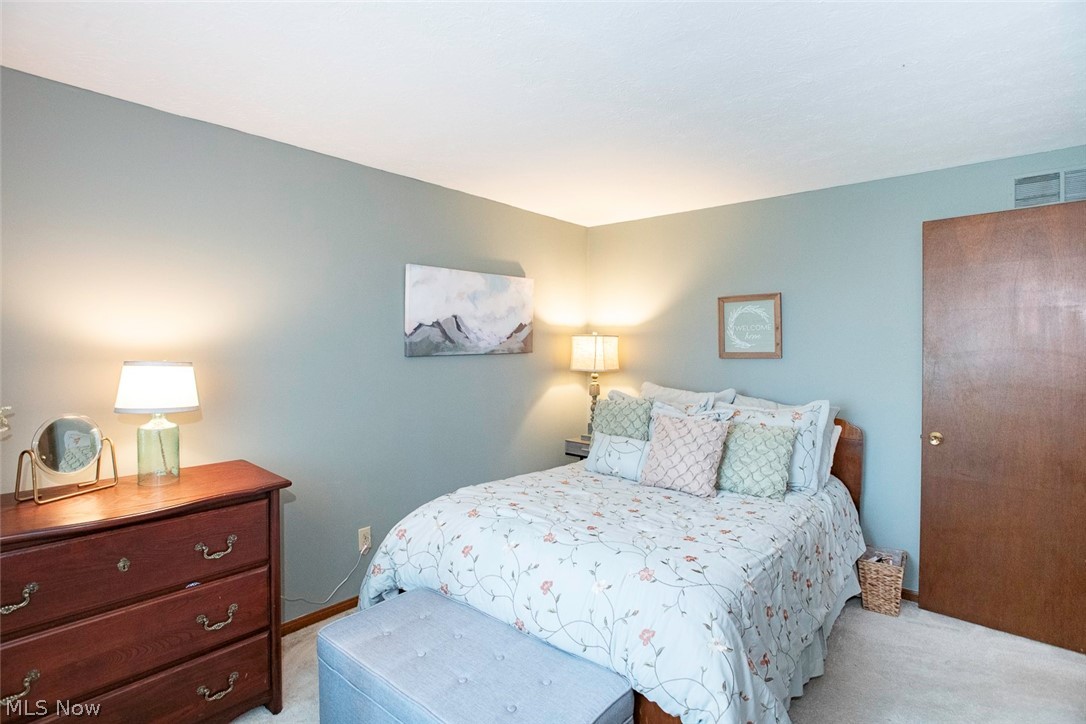 17496 Hampton Place Strongsville OH 44136
